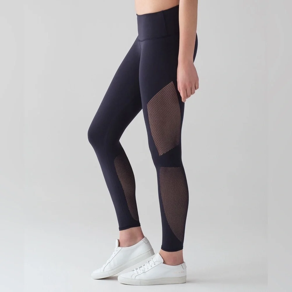 Lululemon Reveal 7/8 Tight size 4